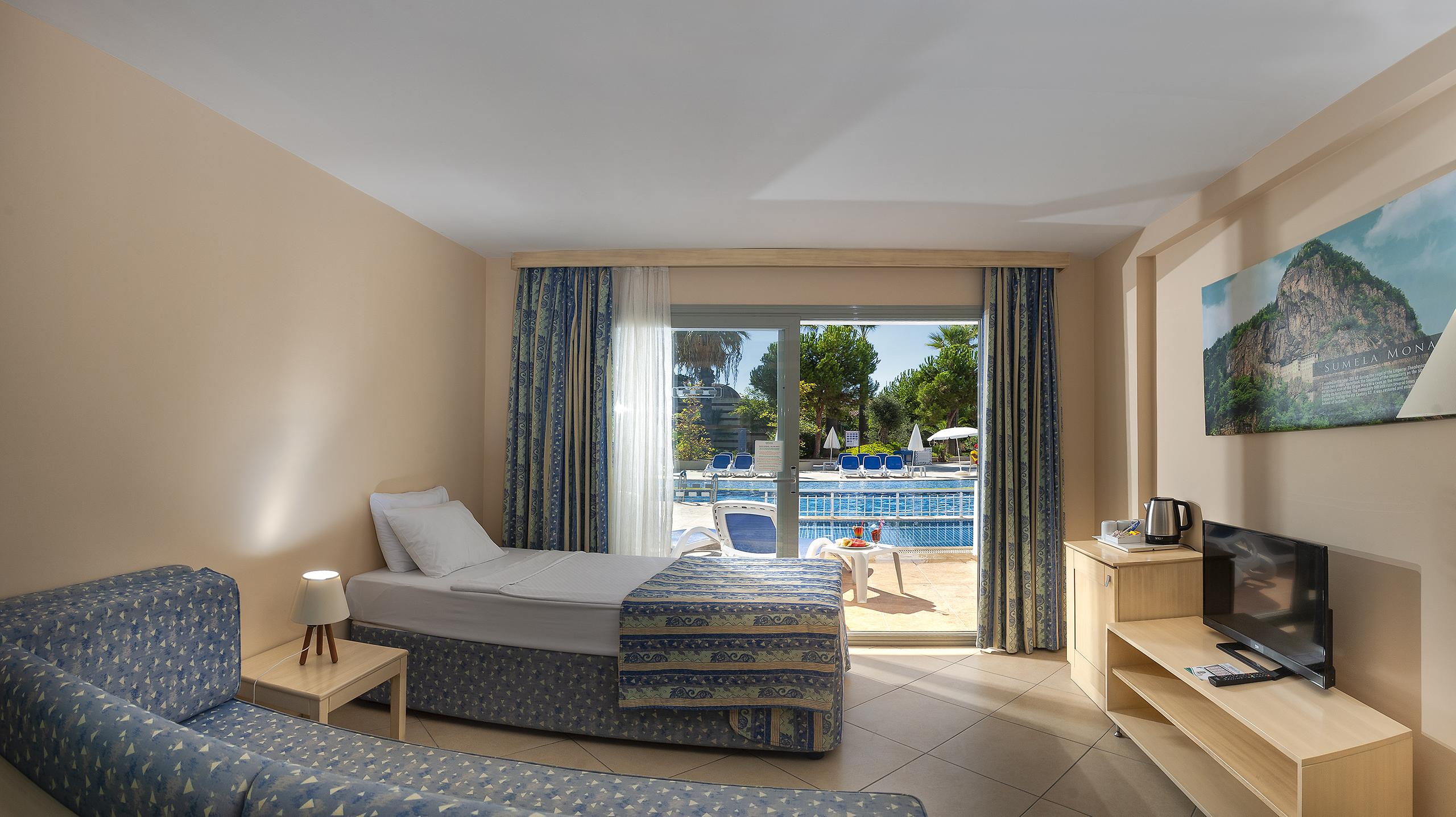 Family Pool Suite