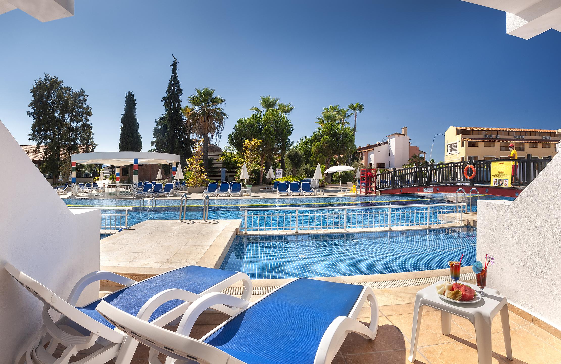 Family Pool Suite