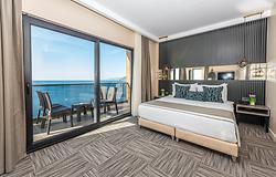 Panorama Corner Suit