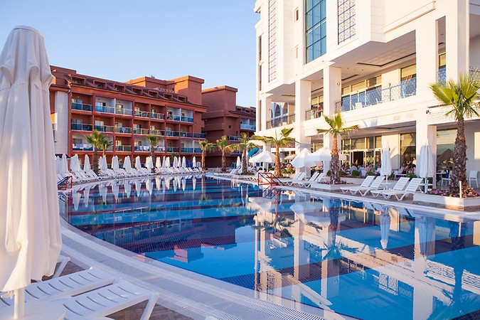 Diamond Elite Hotel & Spa +16 - 4