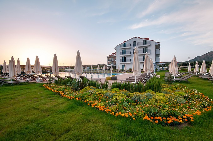 Acroter Hotel &Spa - 1