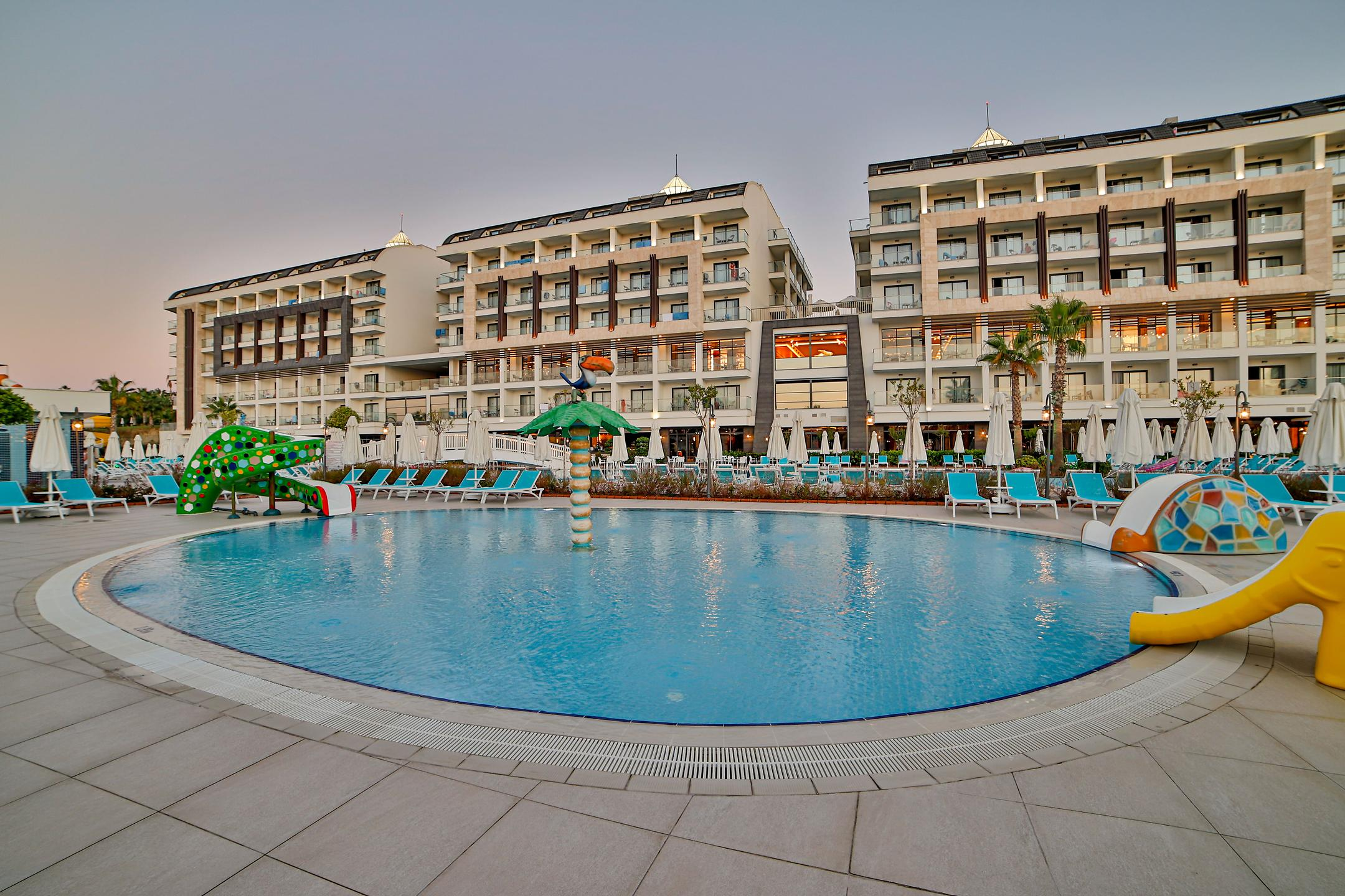 Diamond De Luxe Hotel — 8