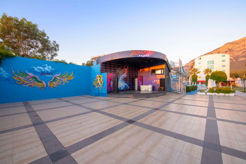 Armas Beach Hotel — 8