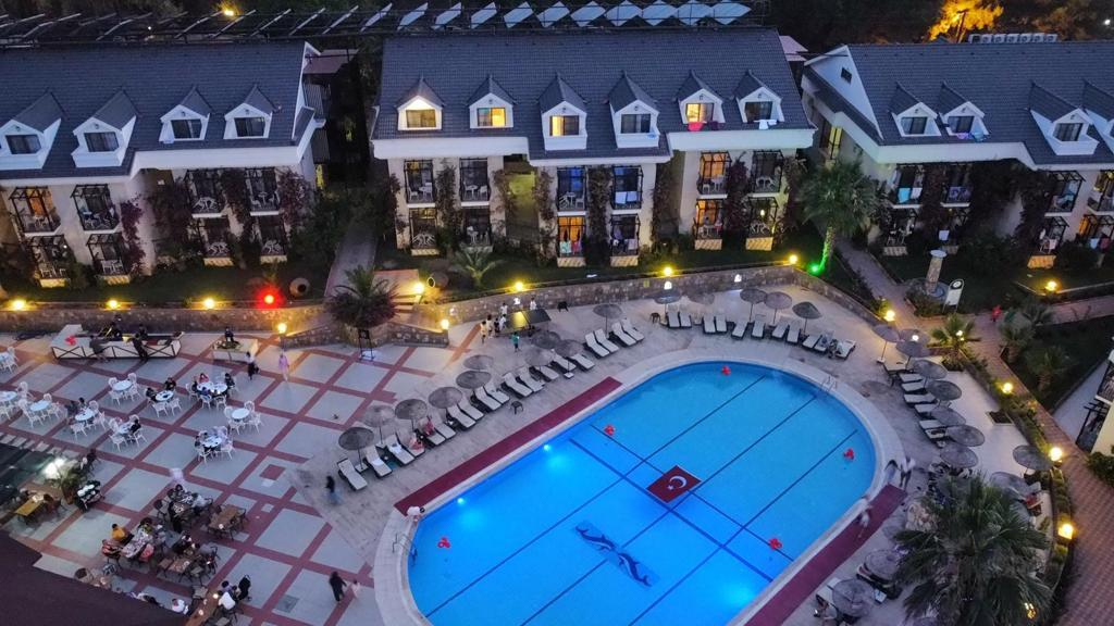 Telmessos Neva Hotel — 6