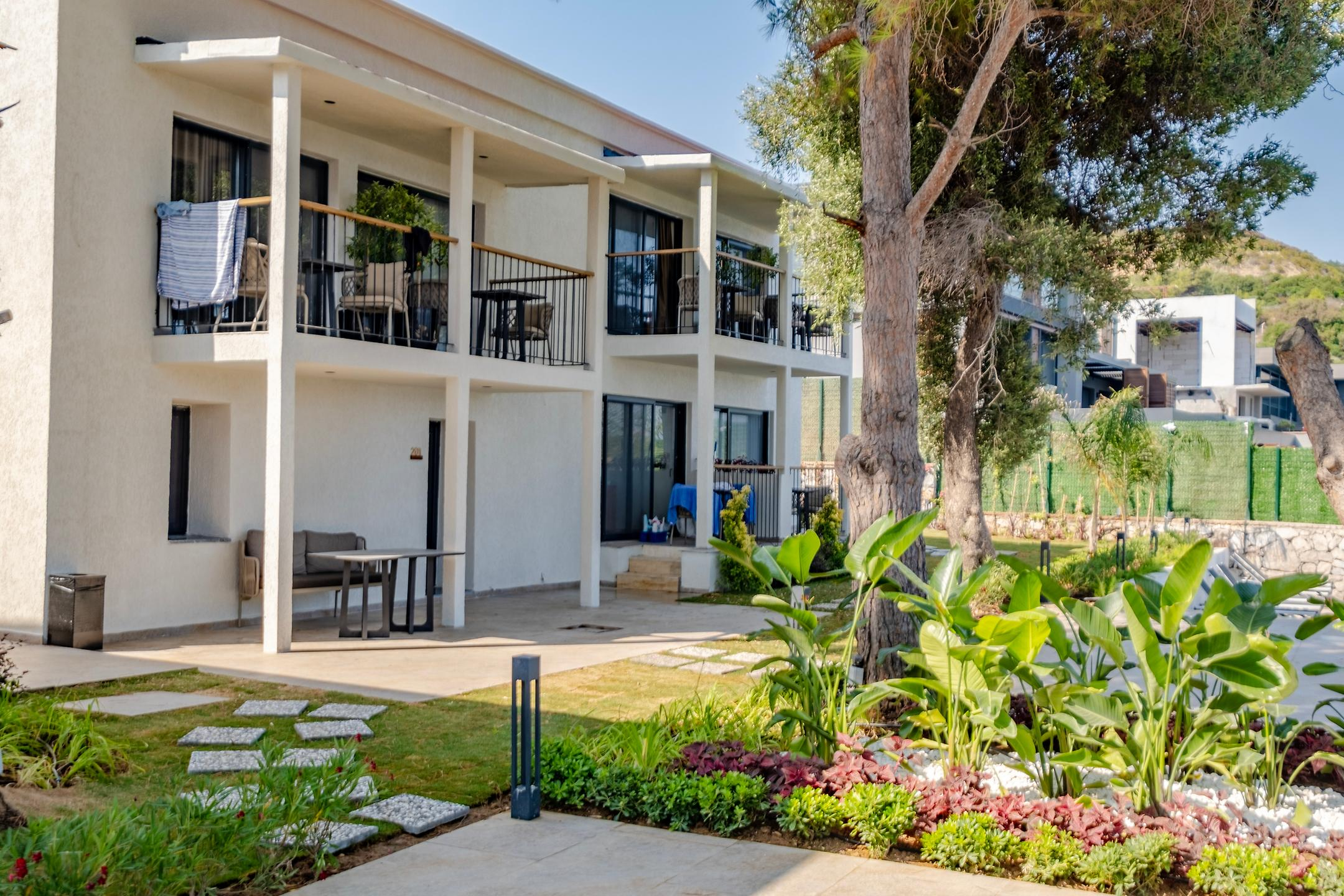 Isolina Hotel — 6