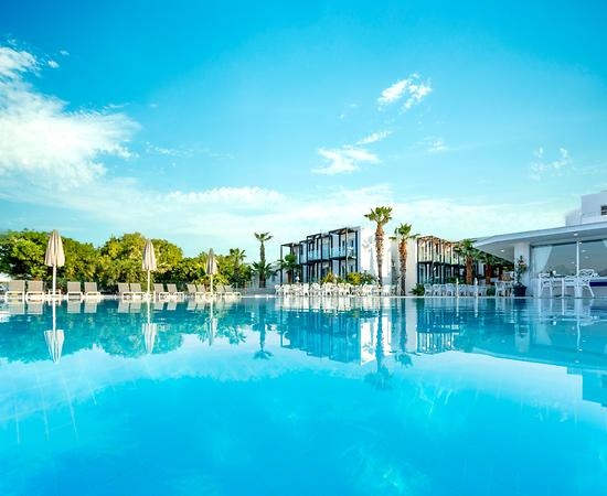 Charm Beach Hotel - 3