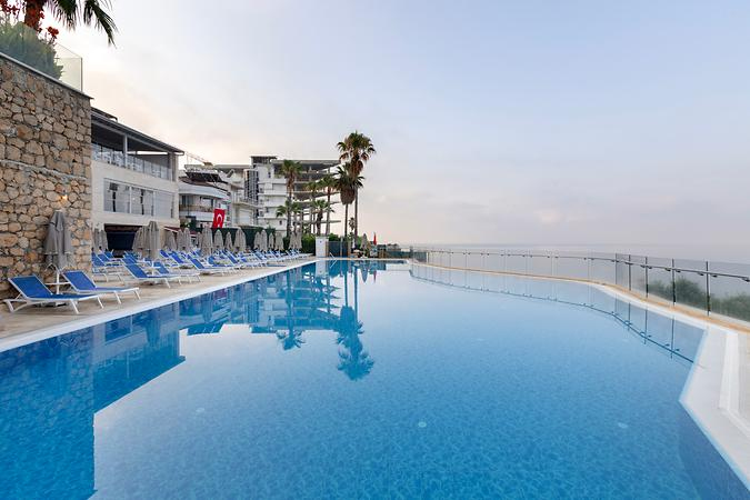 Ramada Plaza By Wyndham Antalya - 3