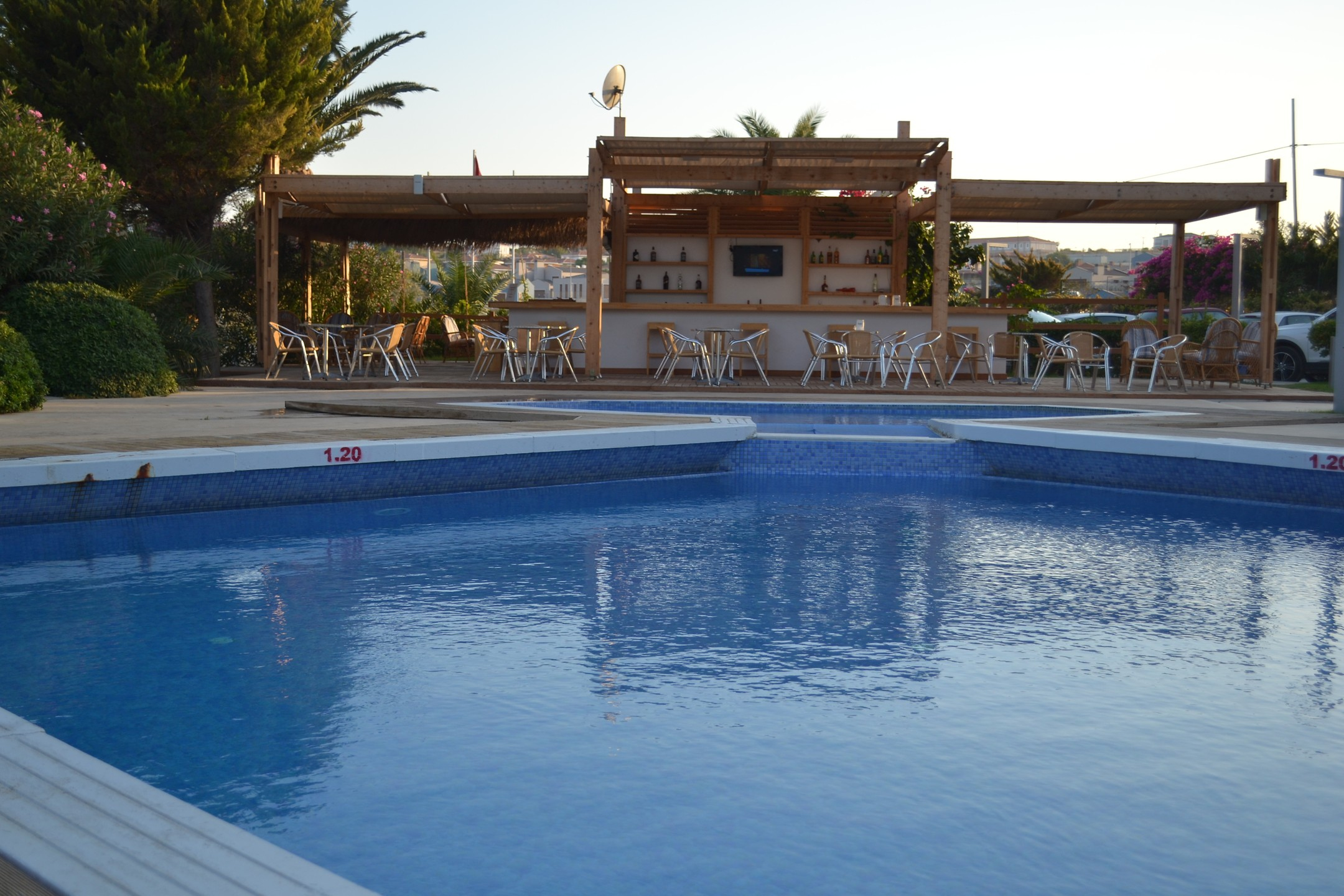 Ladin Otel — 7