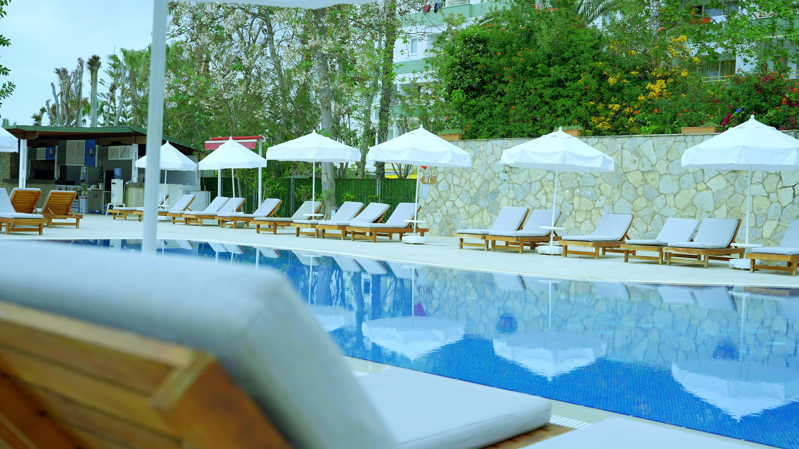 Club Aqua Plaza — 9
