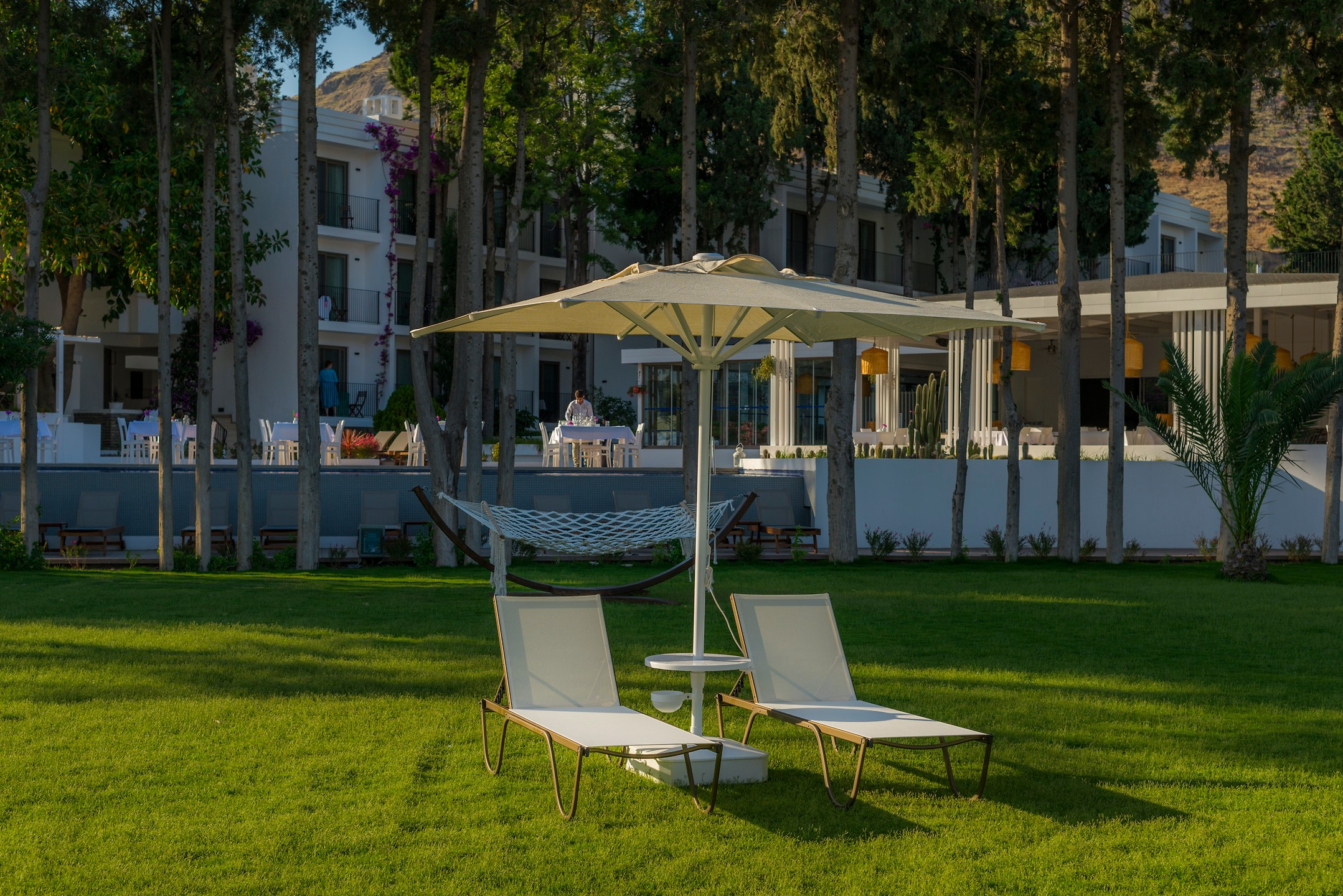 Liv Hotel By Bellazure — 8
