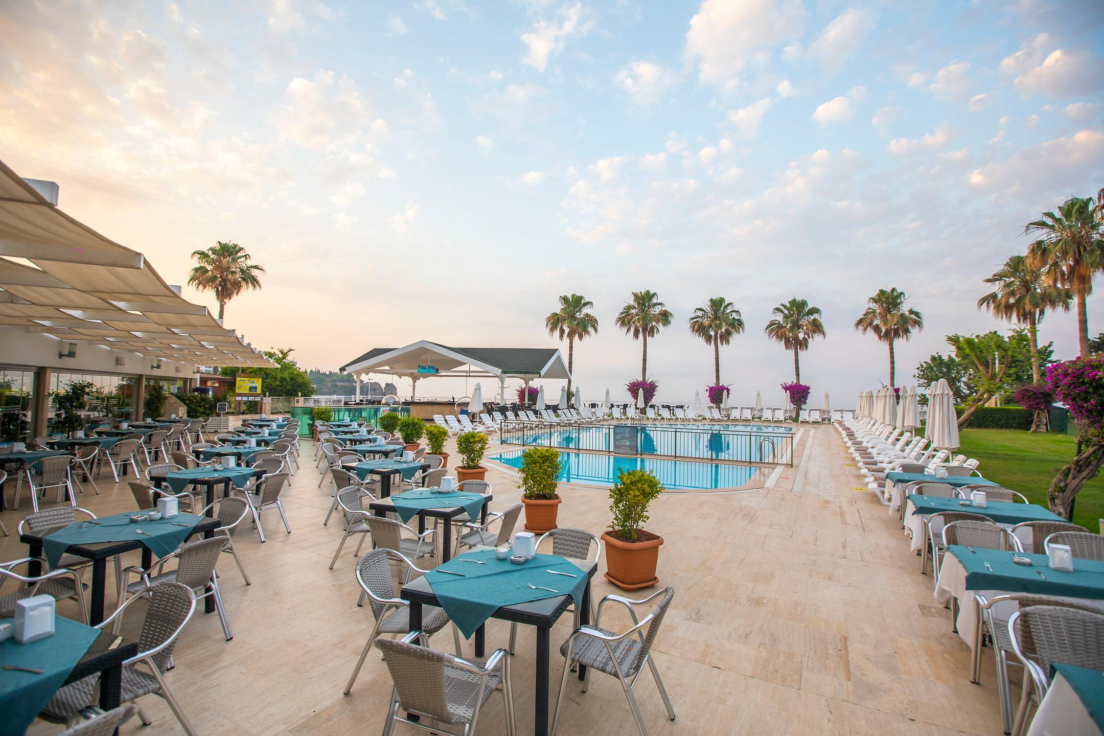 Falcon Hotel — 6