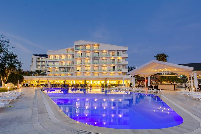 Falcon Hotel - 3