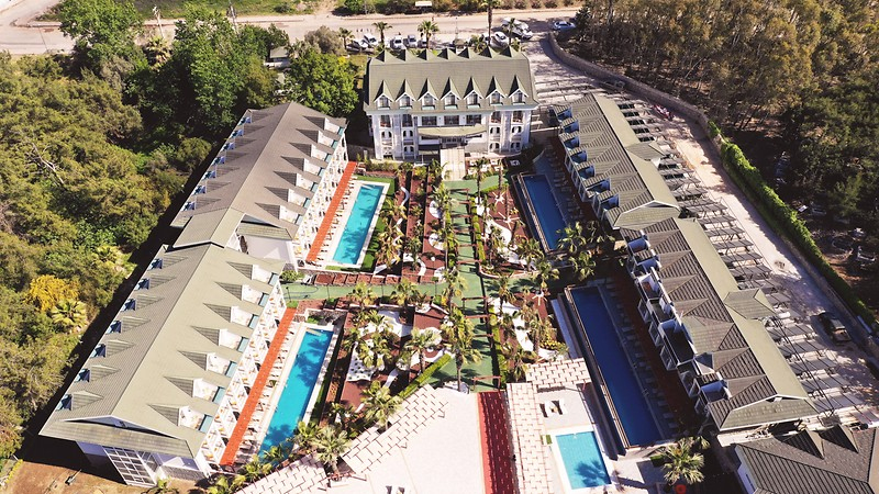 Green Forest Holiday Village - 4