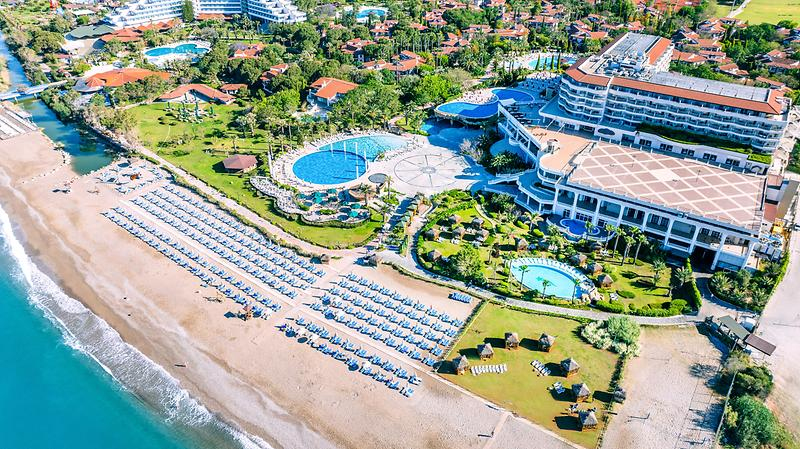 Starlight Resort Hotel - 2