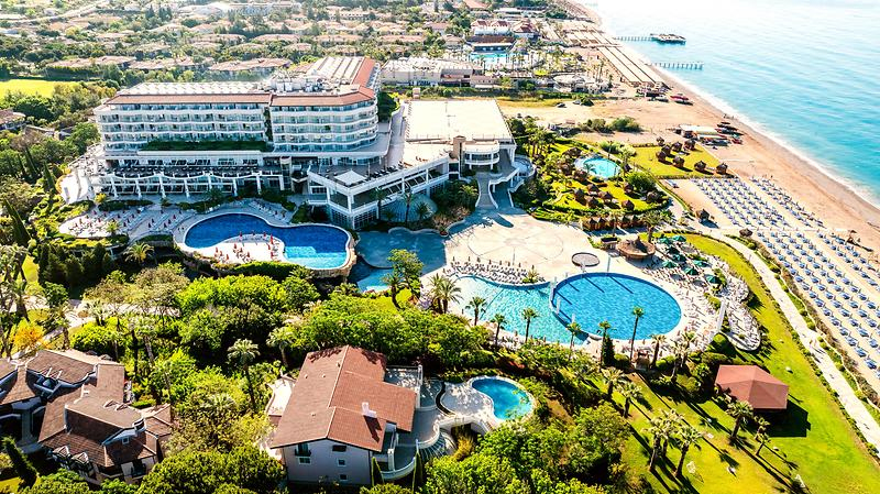 Starlight Resort Hotel - 1