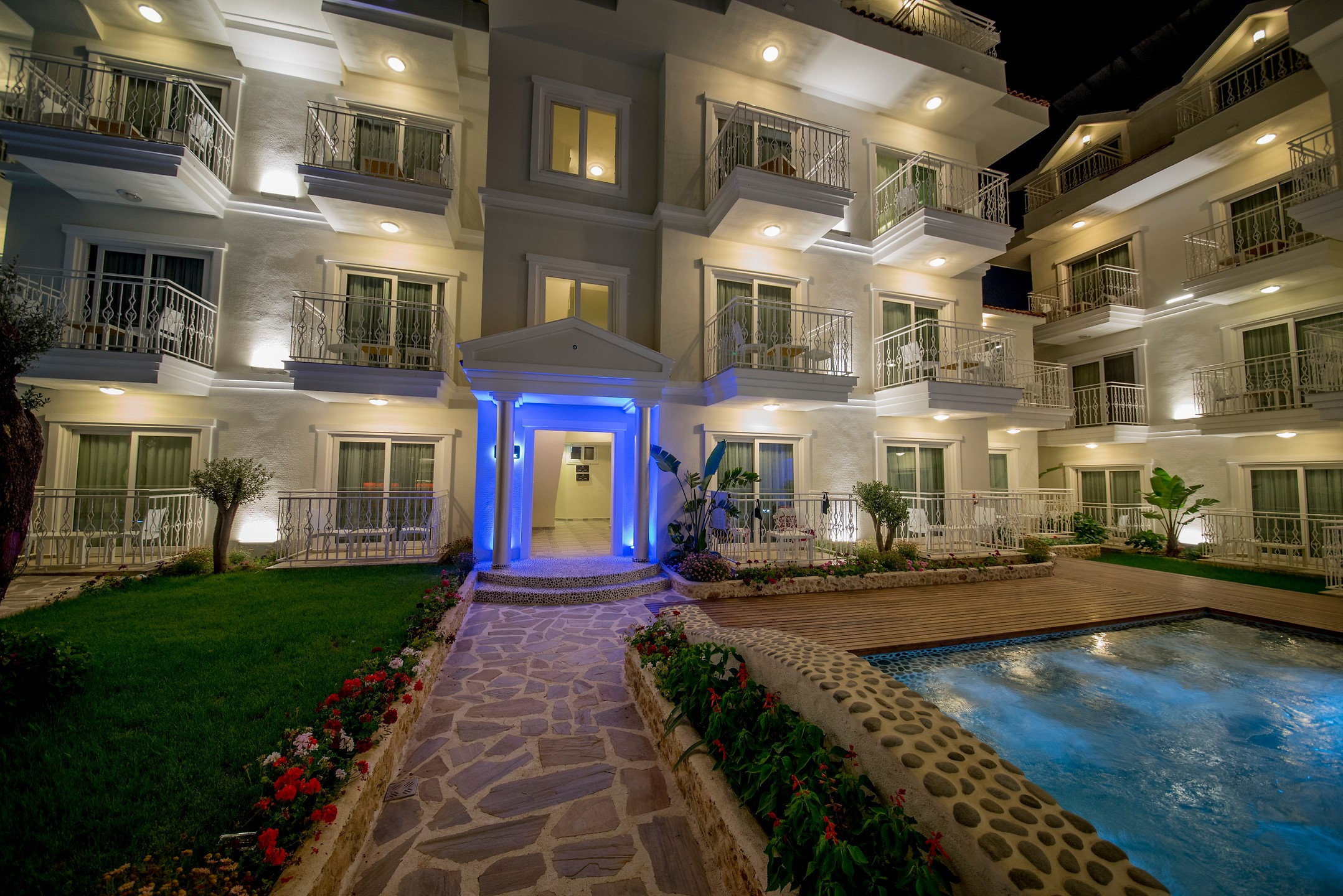 Montebello Deluxe — 6