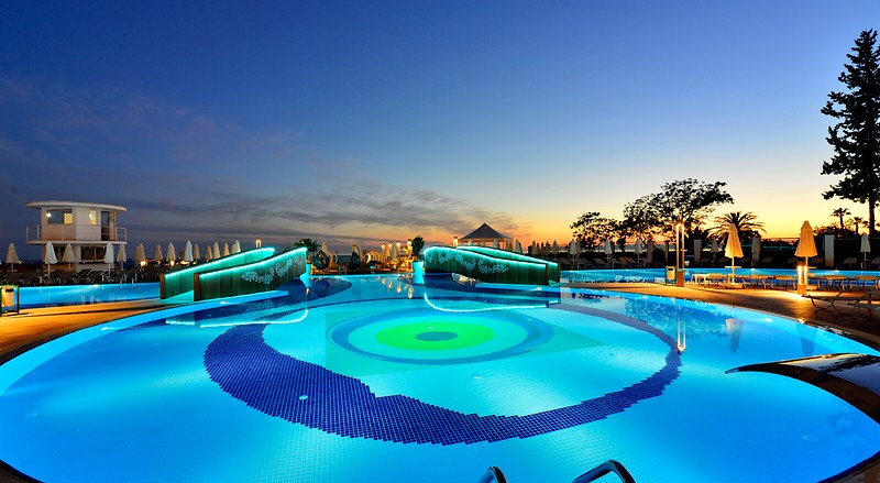Azura Deluxe Resort & Spa - 4