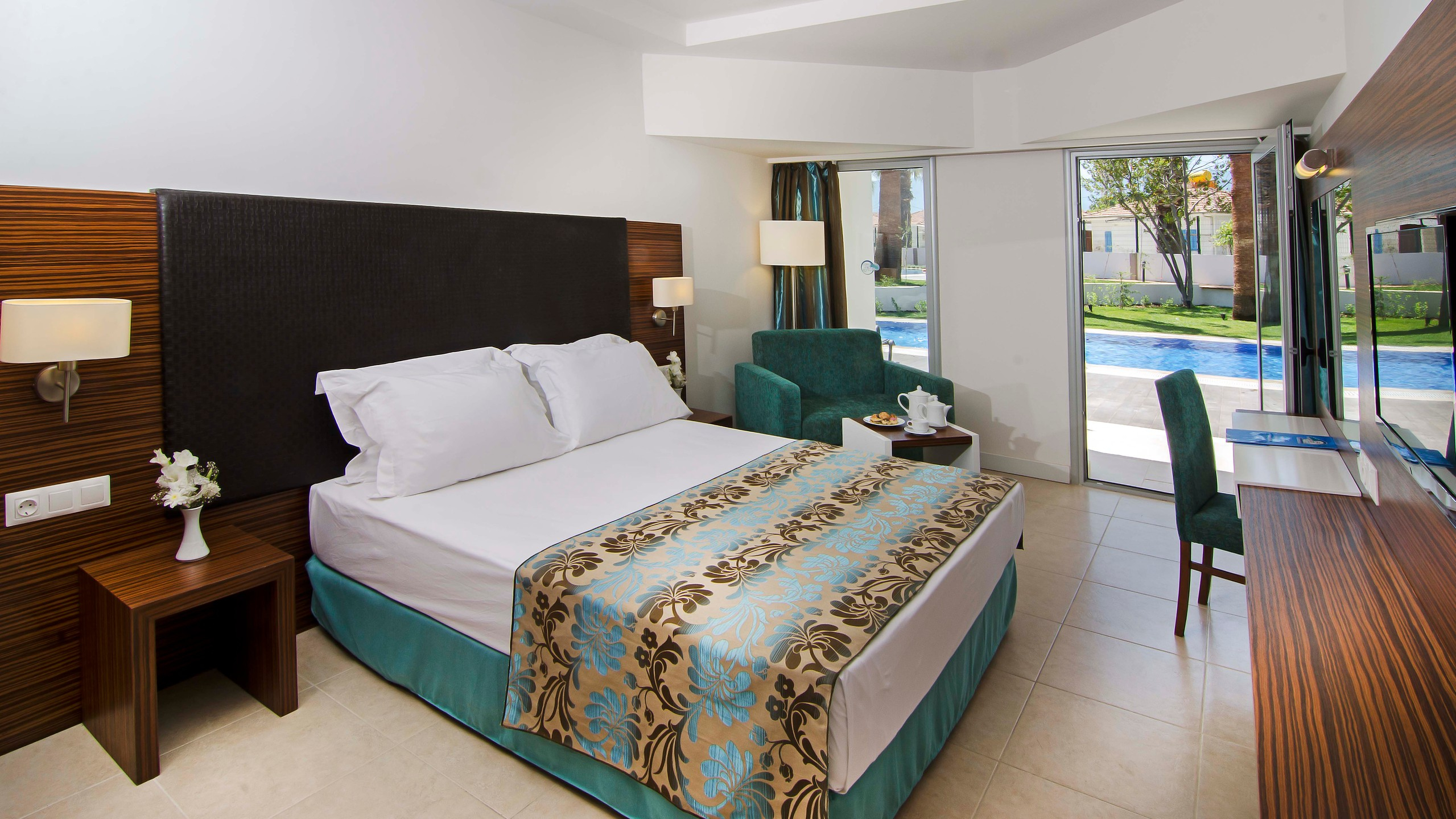 Palm Wings Beach Resort & Spa Kuşadası
