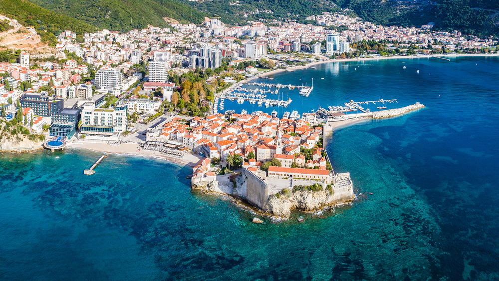 Pegasus Hava Yolları ile Budva 3 Gece 4 Gün | İzmir Hareketli