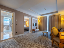 Corner Suite