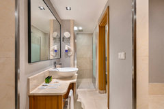 Corner Suite