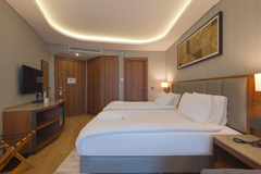 Deluxe Aile Odası Kara Manzaralı