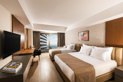 Deluxe Oda Yandan Deniz Manzaralı