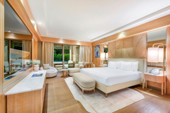 Pearl Pool Suite