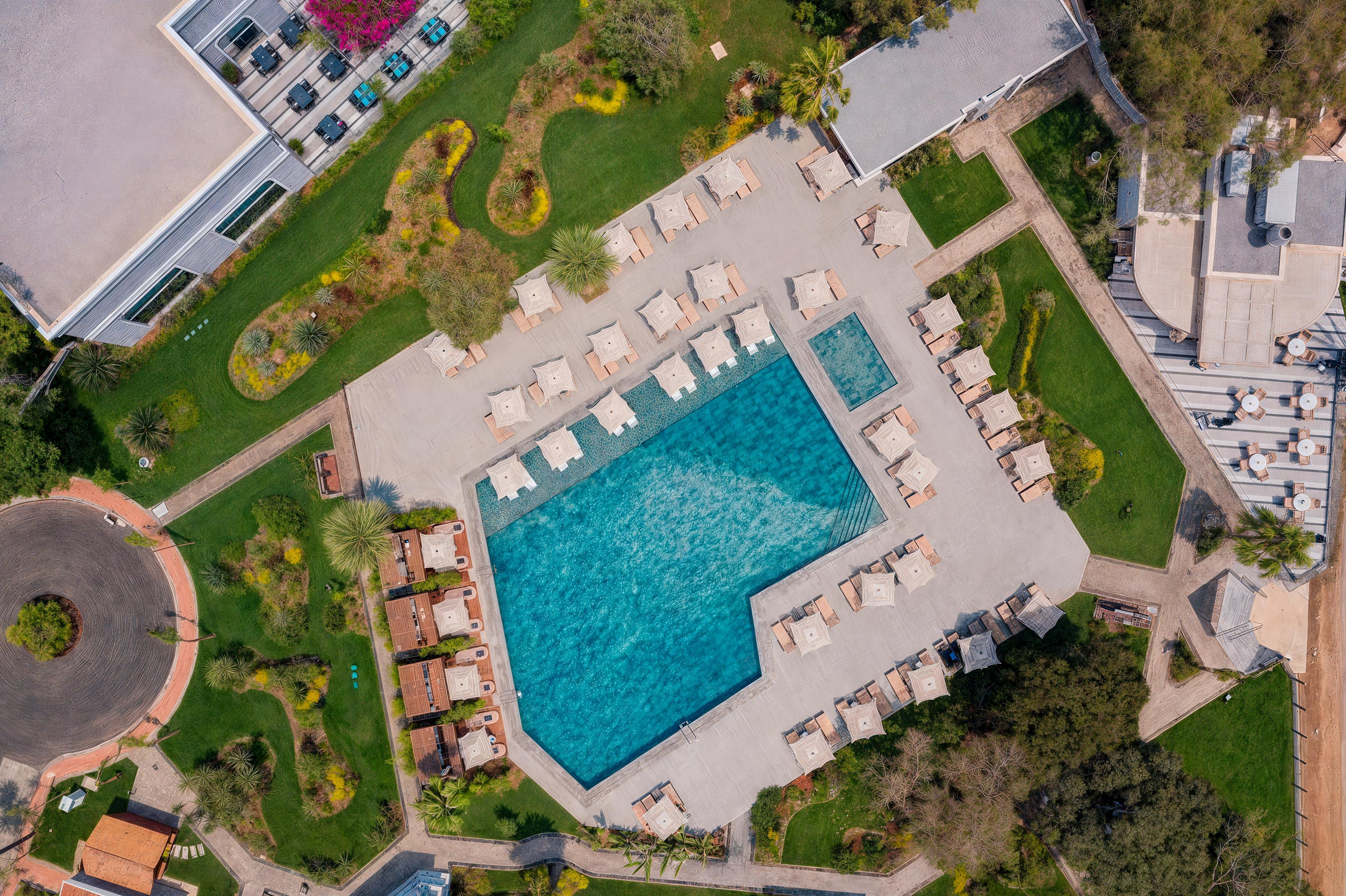 Merit Royal Gardens Hotel — 6