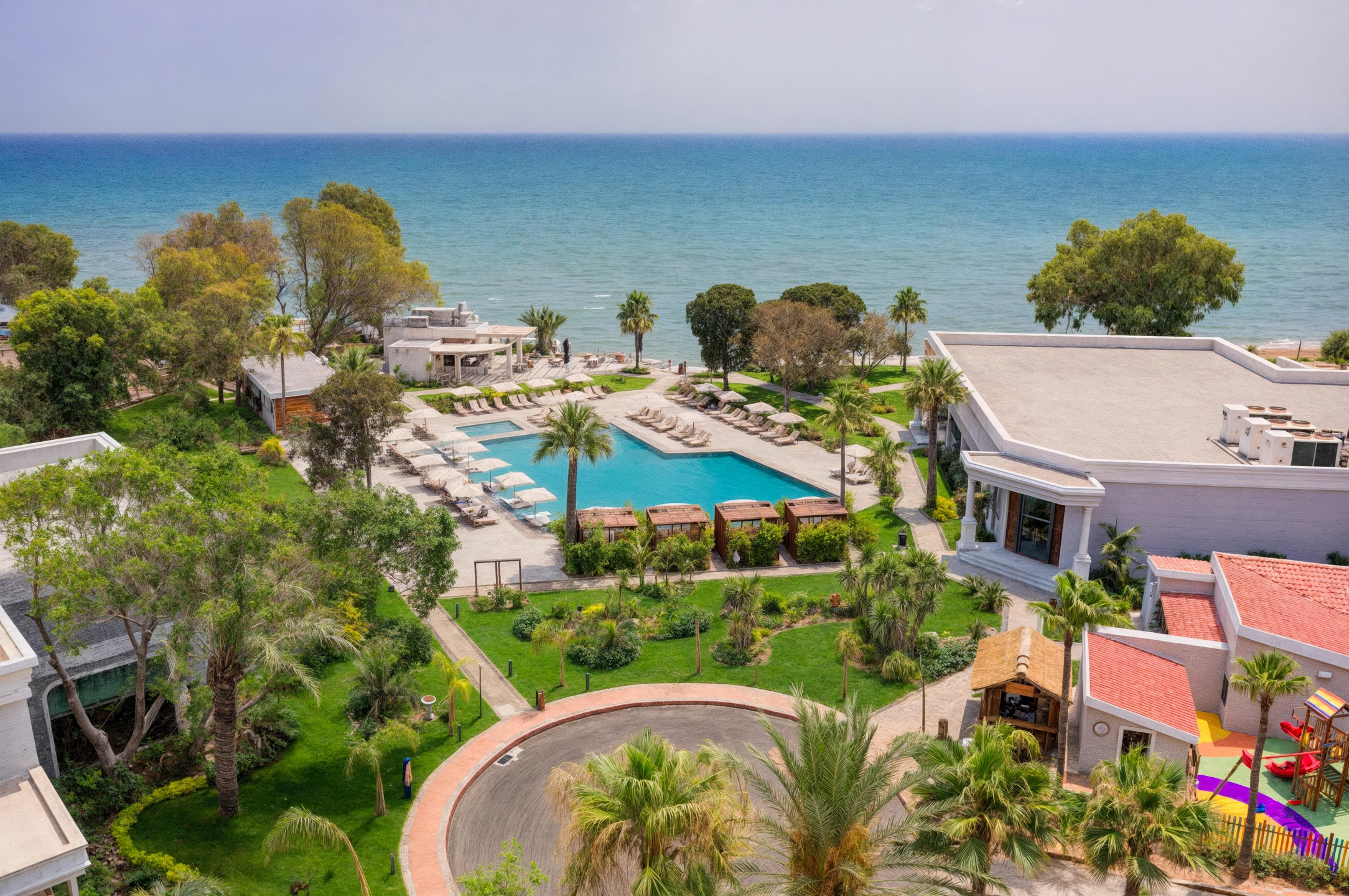 Merit Royal Gardens Hotel — 9