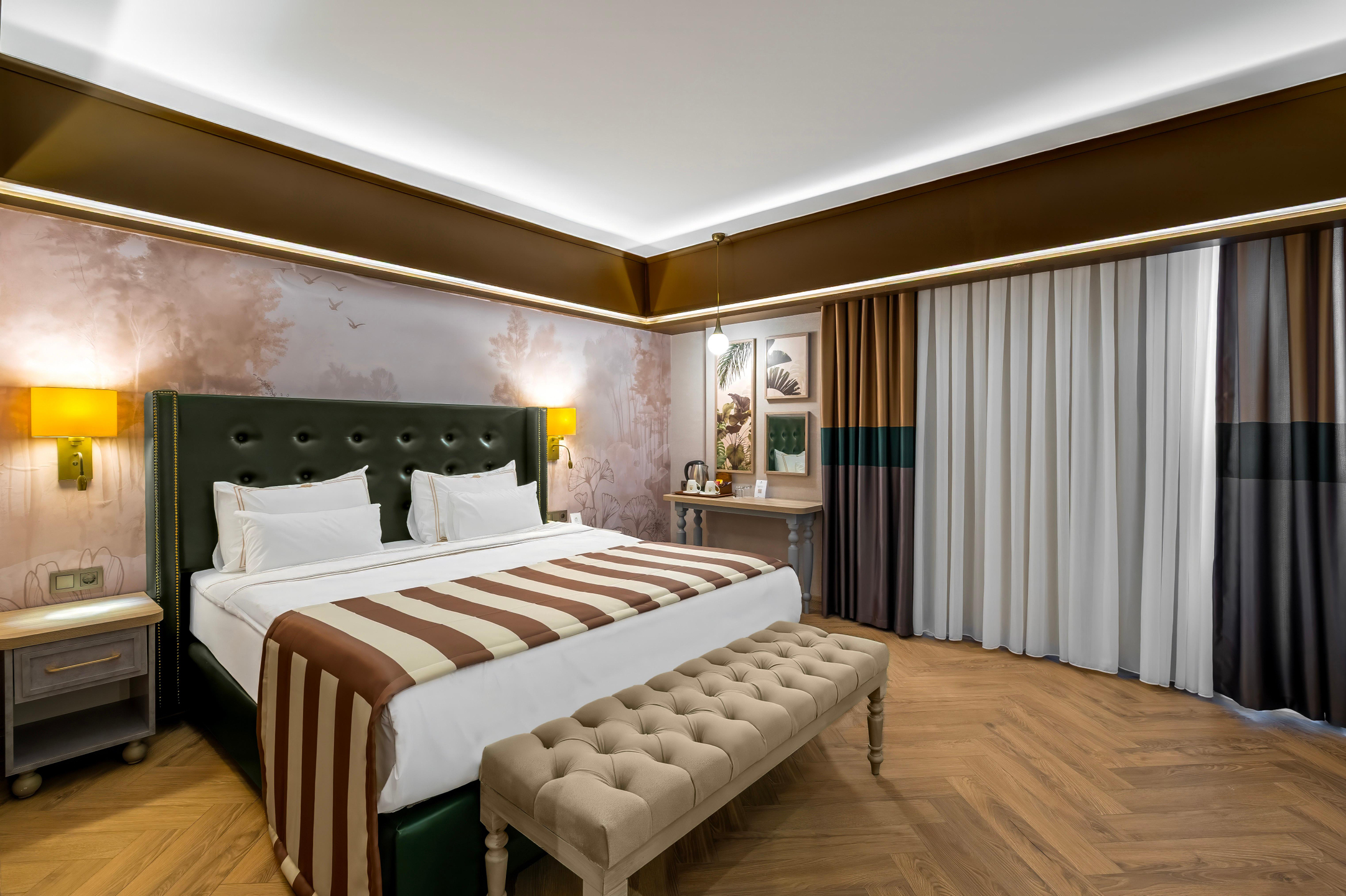 Jakuzili Corner Suite