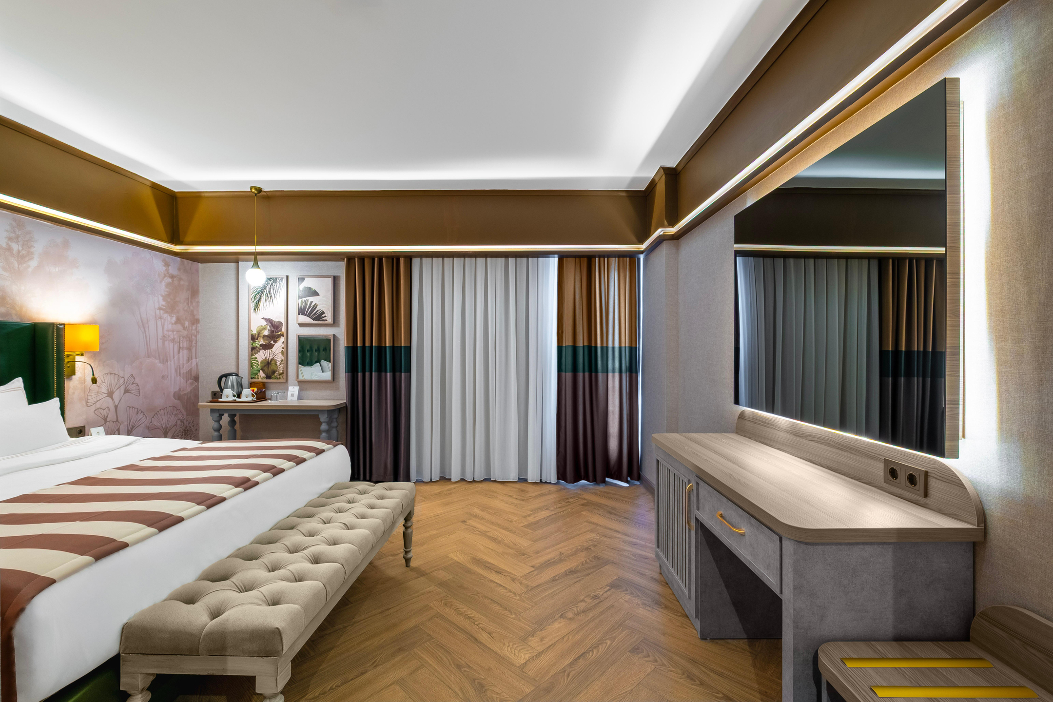 Jakuzili Corner Suite