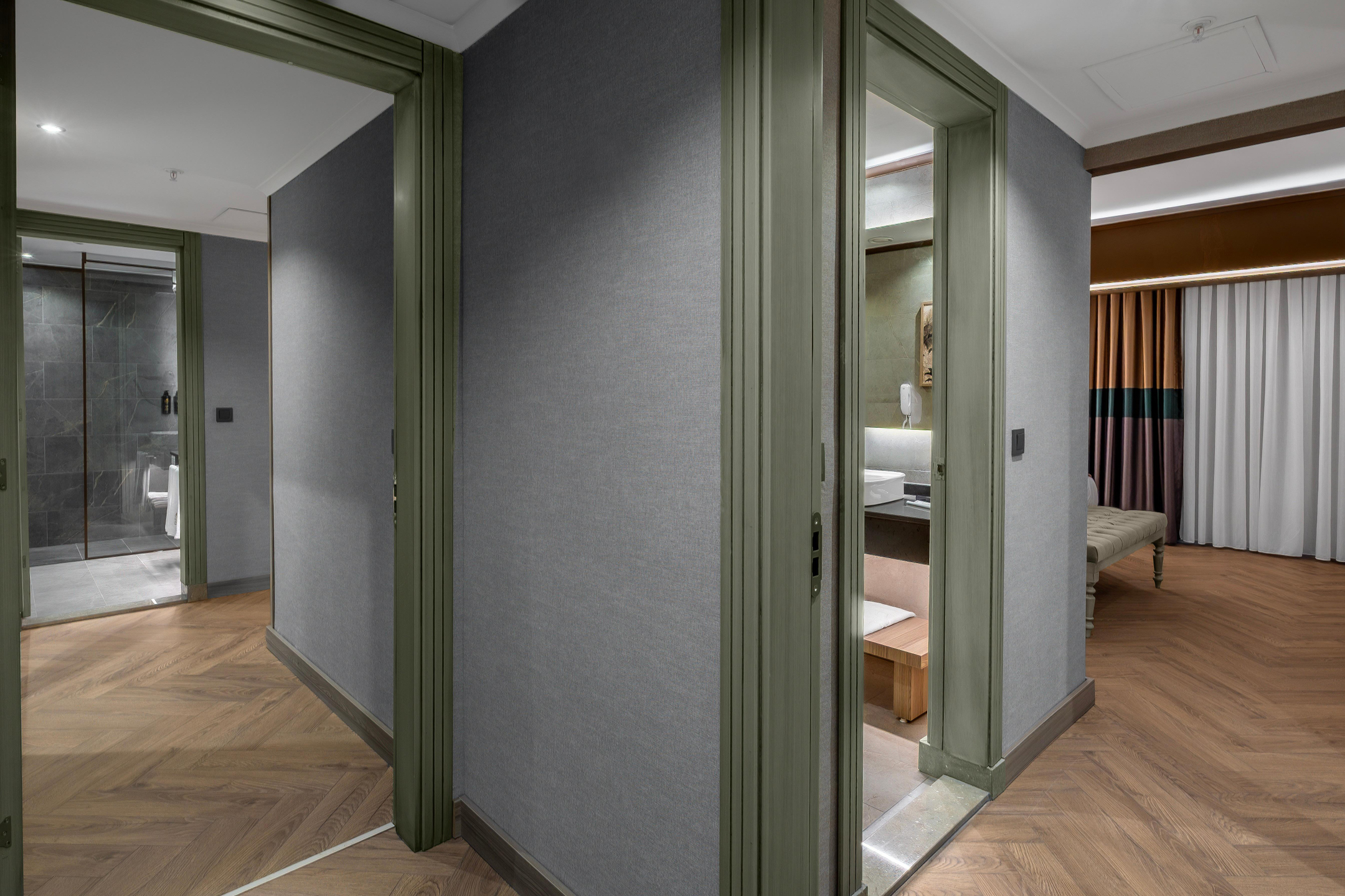 Corner Family Suite