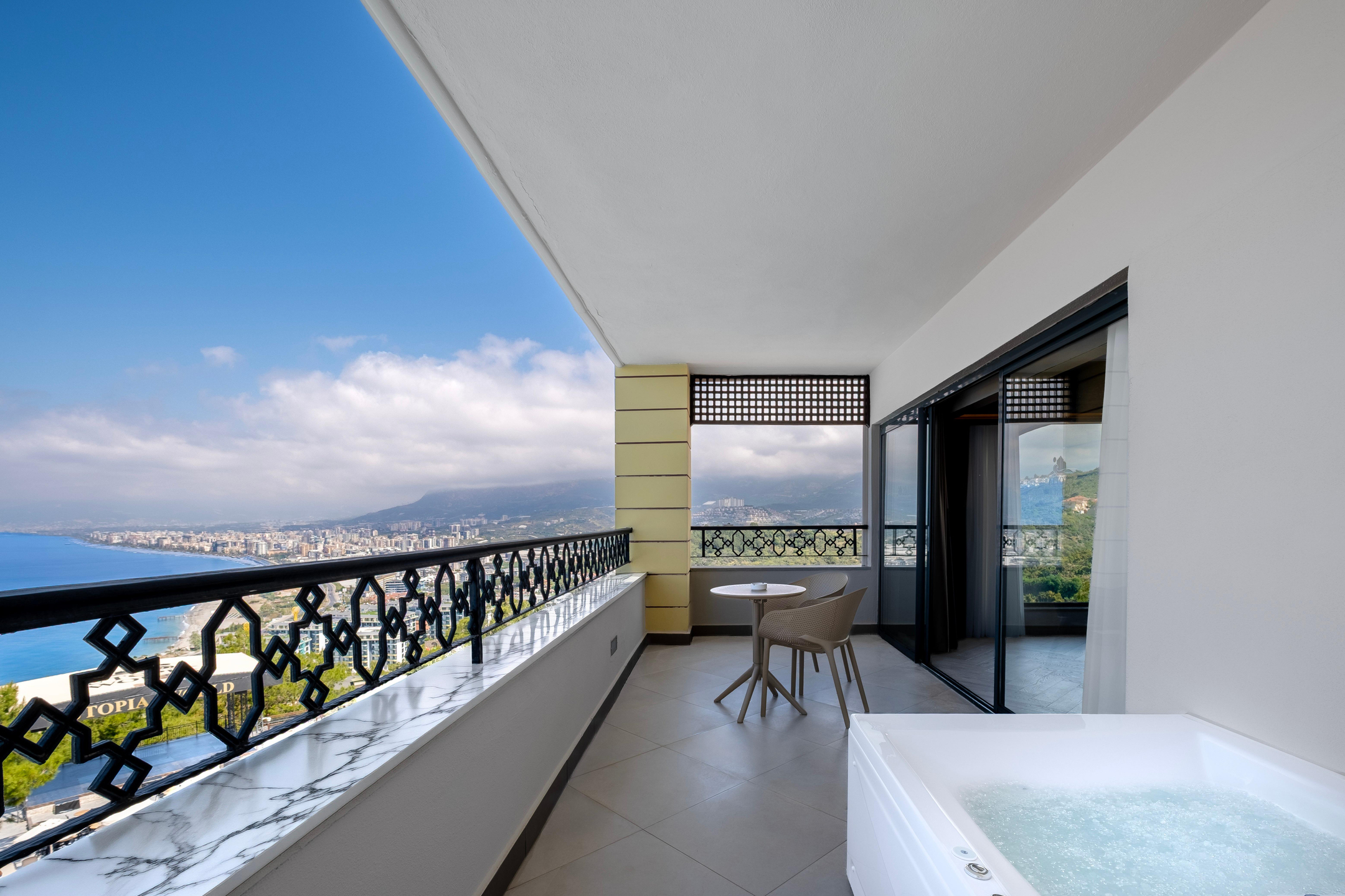 Corner Family Suite