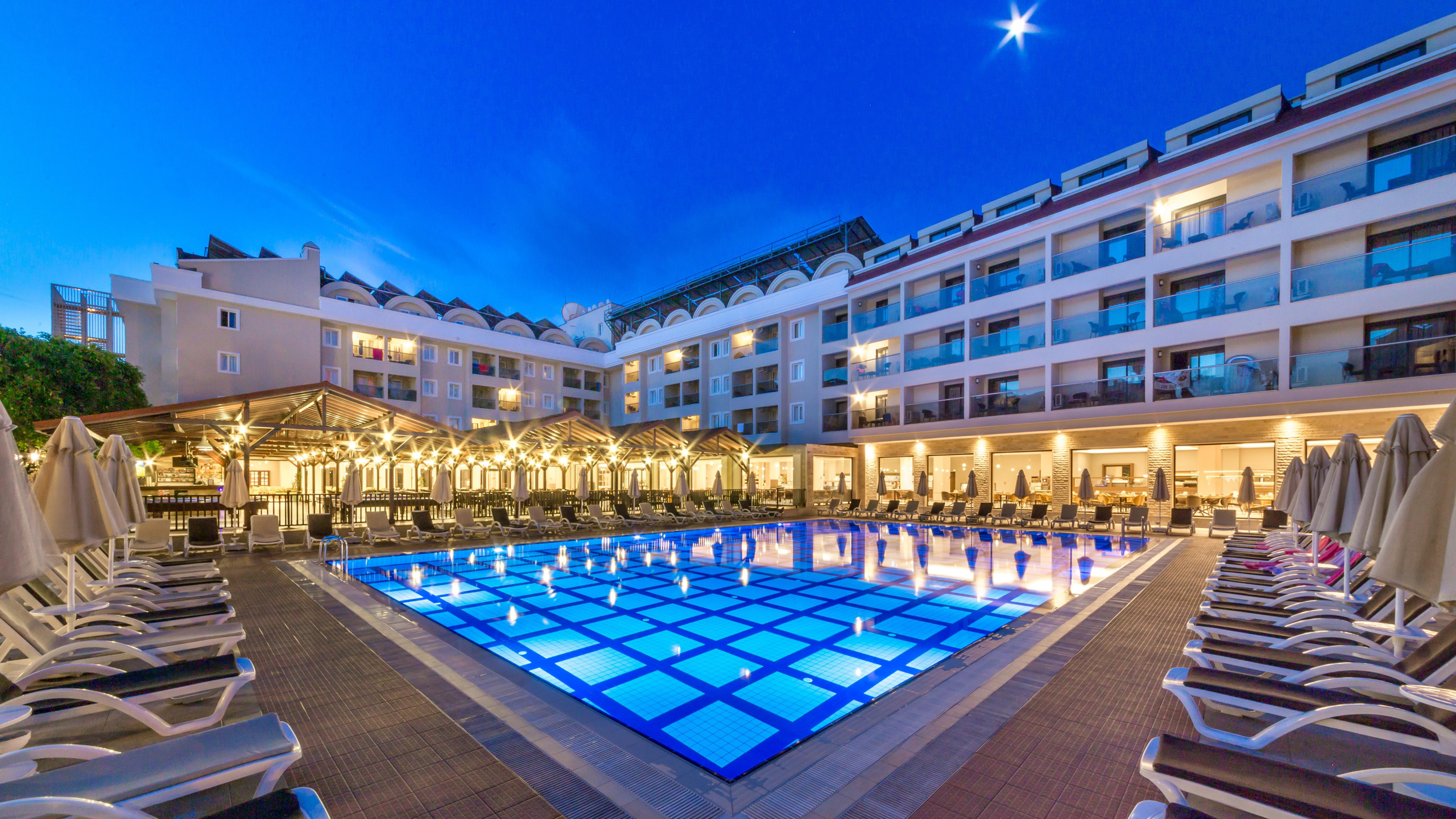 Julian Club Hotel — 7