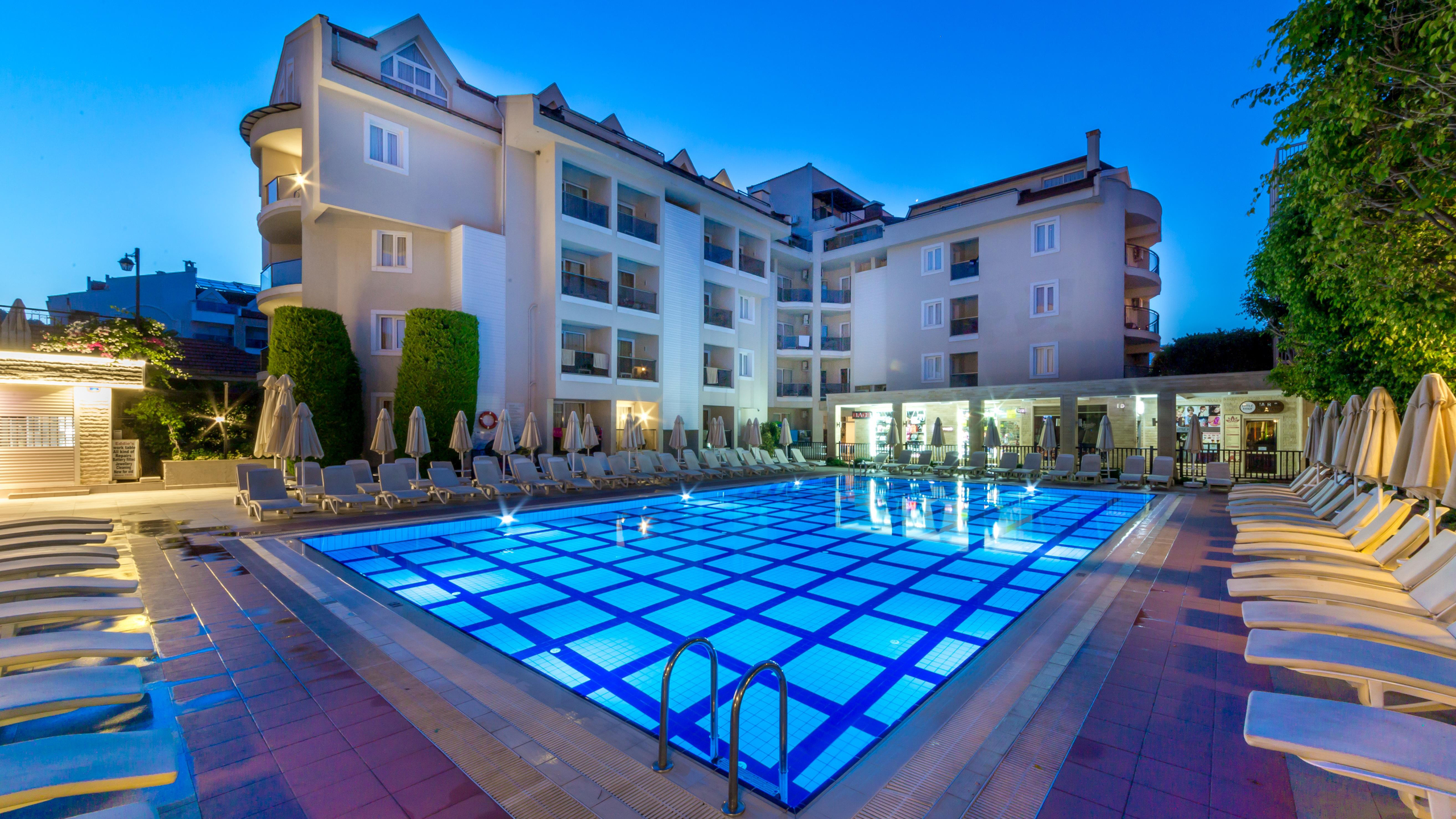 Julian Club Hotel — 10