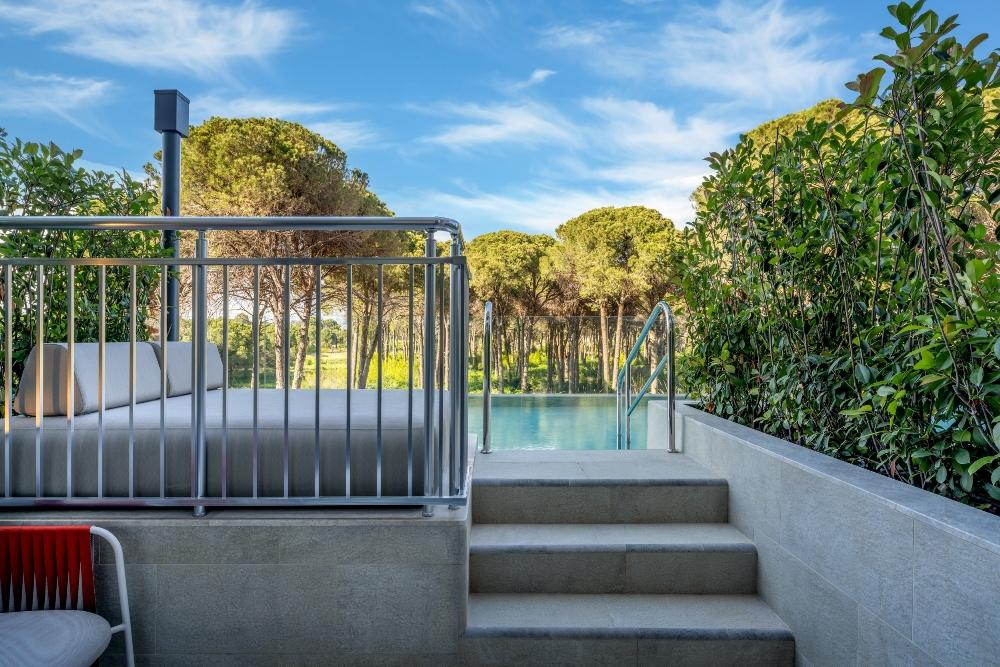 Aile Suite Swim Up