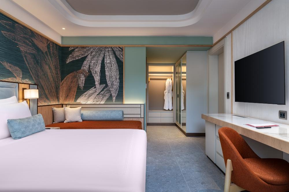 Aile Suite Swim Up