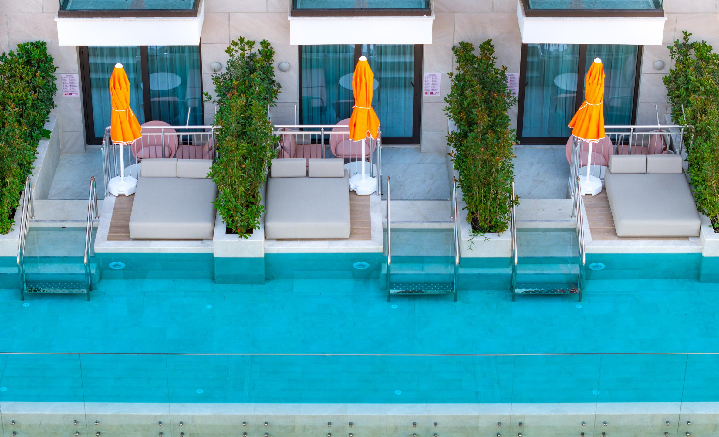 Swim Up Deluxe Oda