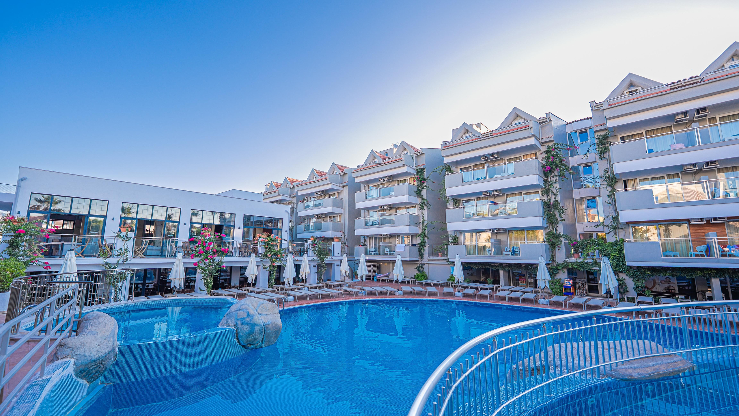 Begonville Hotel