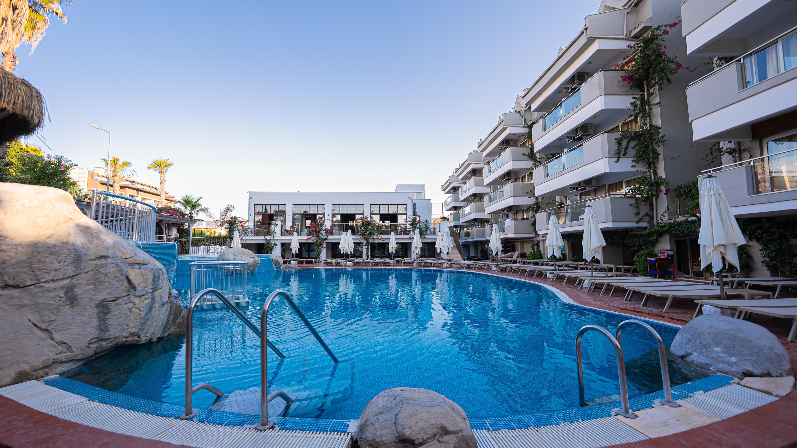 Begonville Hotel — 7