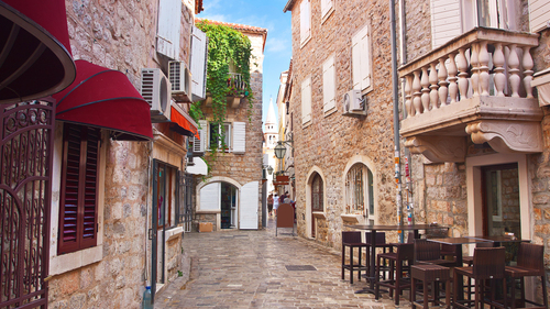 Türk Hava Yolları ile Budva 3 Gece 4 Gün