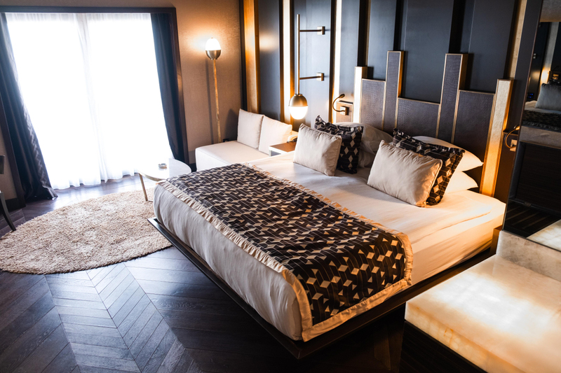 Rocks Hotel