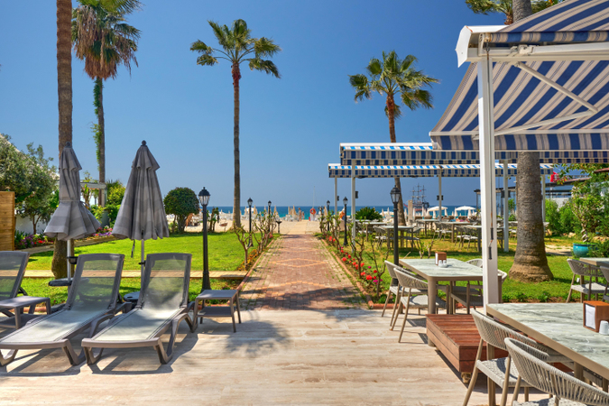 Elysee Beach Hotel - 3